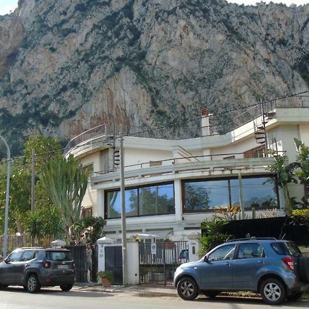 Residenza Don Camillo Villa Mondello Bagian luar foto