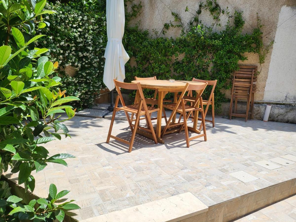 Residenza Don Camillo Villa Mondello Bagian luar foto