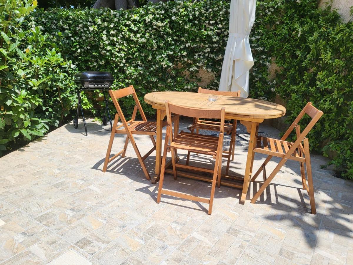Residenza Don Camillo Villa Mondello Bagian luar foto