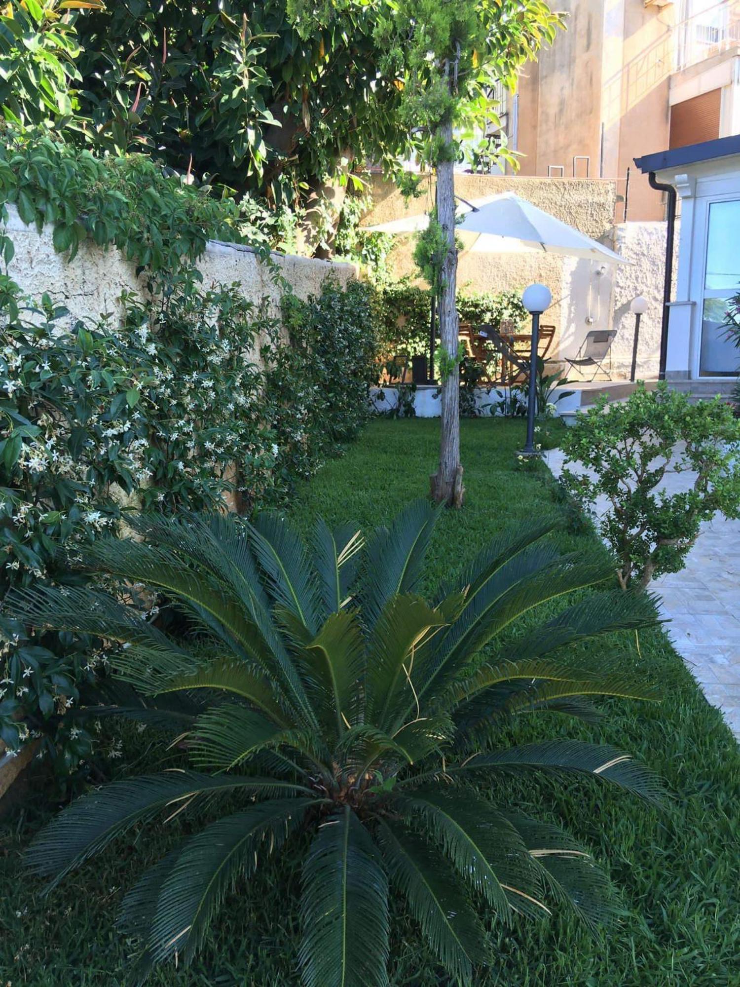 Residenza Don Camillo Villa Mondello Ruang foto